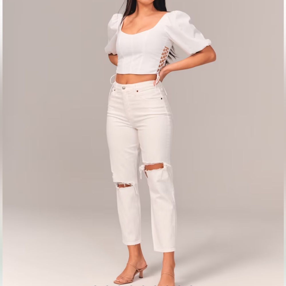 Women's Abercrombie Curve Love High Rise Mom Jean - SHORT. White Destroy